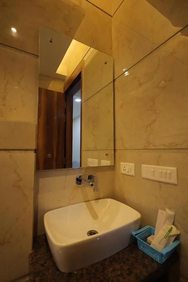 Hotel Taj Crown Plaza Agra   Agra (Uttar Pradesh)