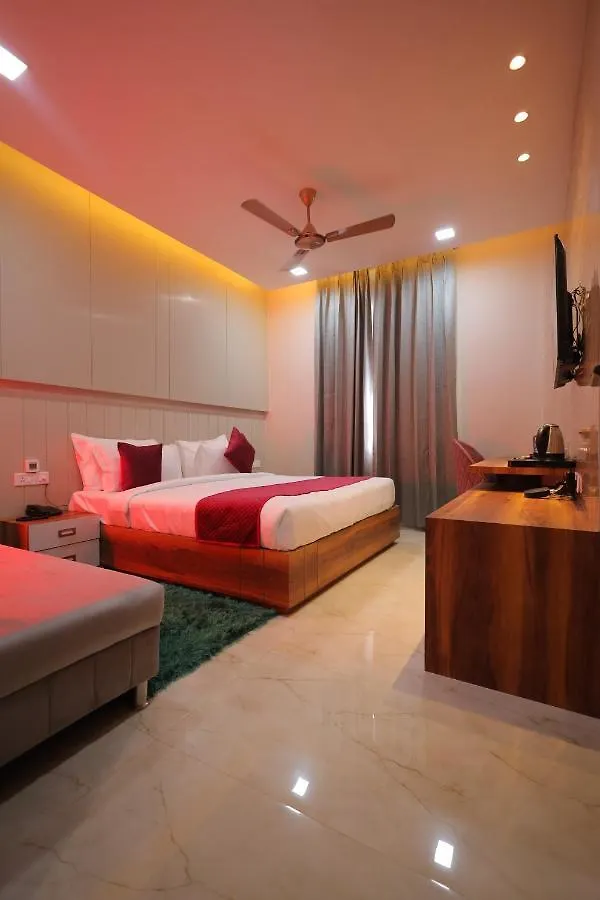 Hotel Taj Crown Plaza Agra
