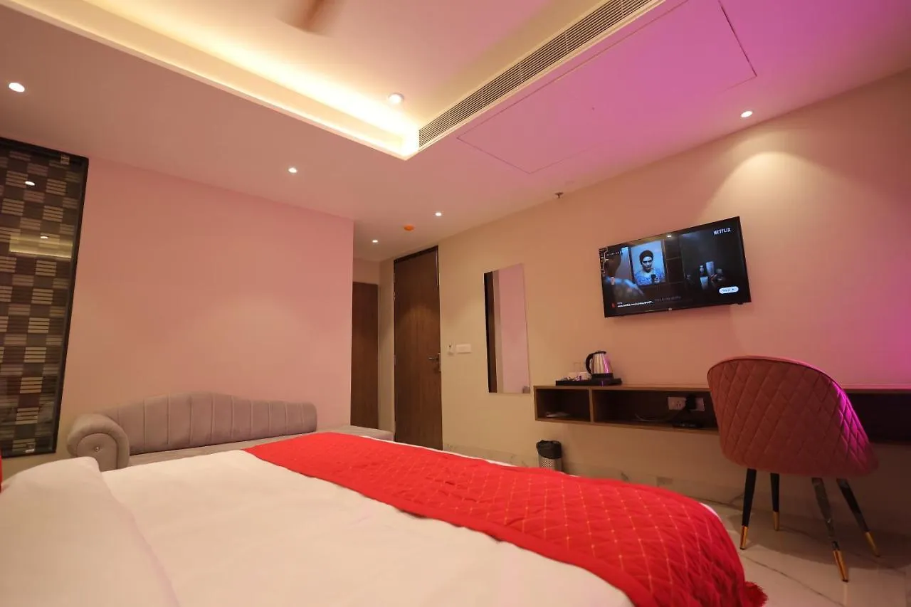 Hotel Taj Crown Plaza Agra