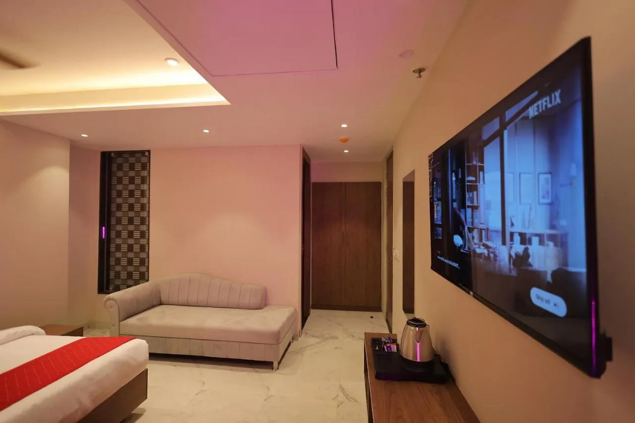 Hotel Taj Crown Plaza Agra