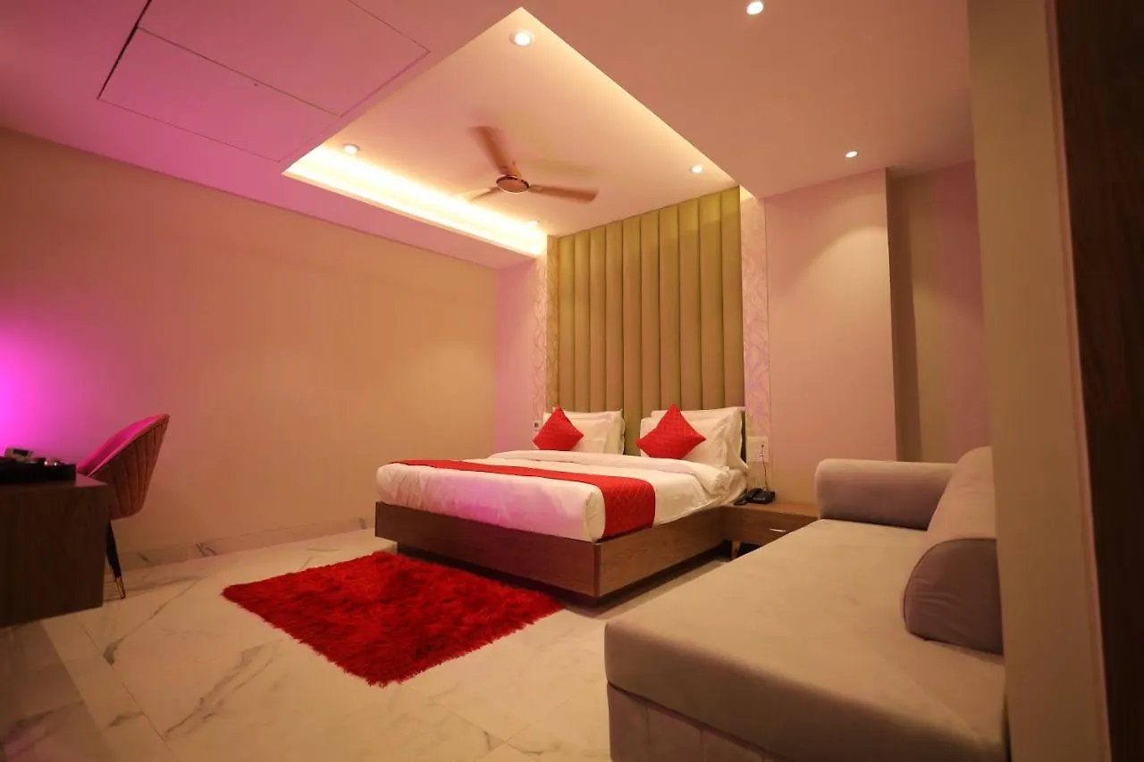 Hotel Taj Crown Plaza Agra