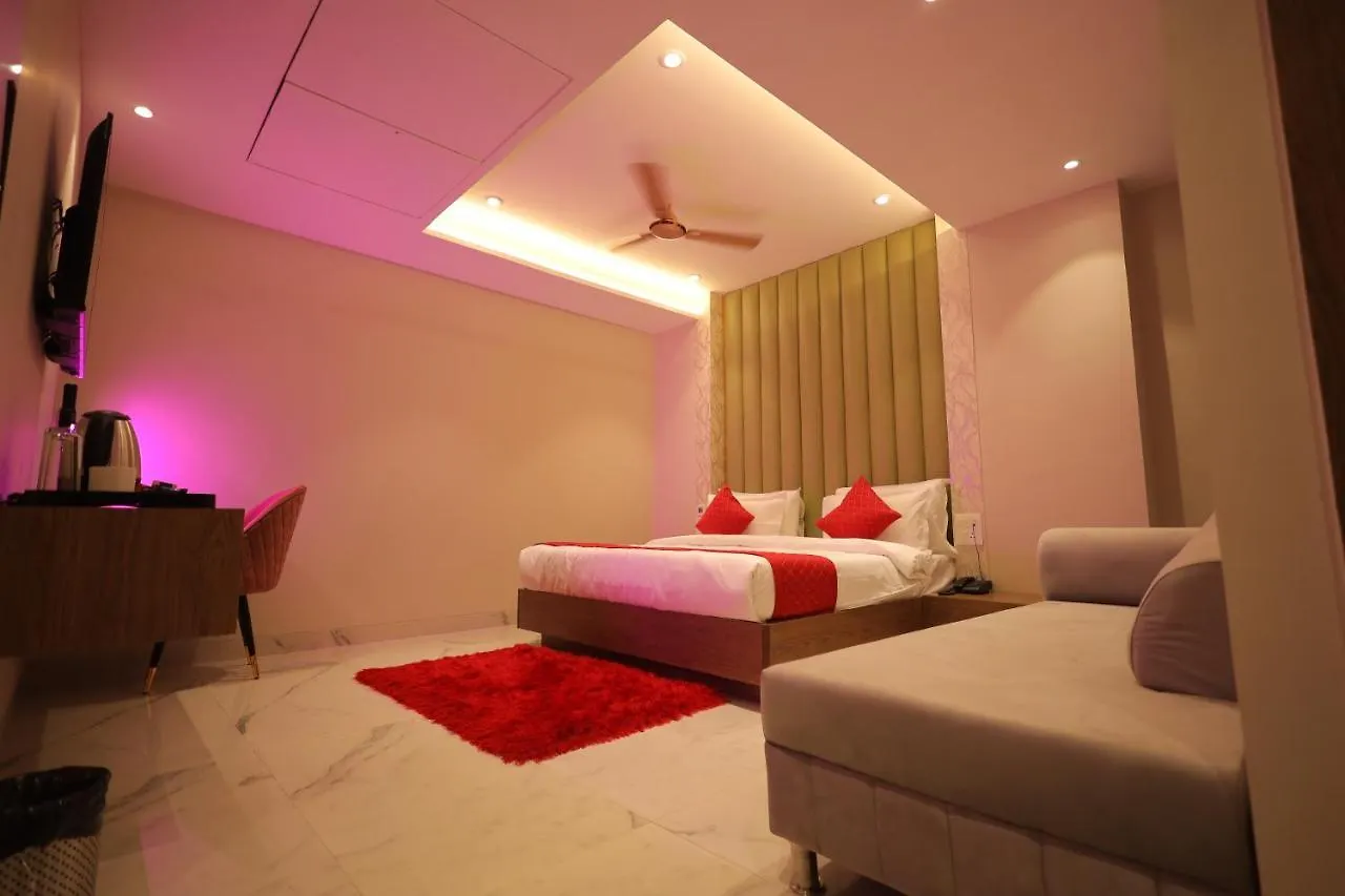 Hotel Taj Crown Plaza Agra