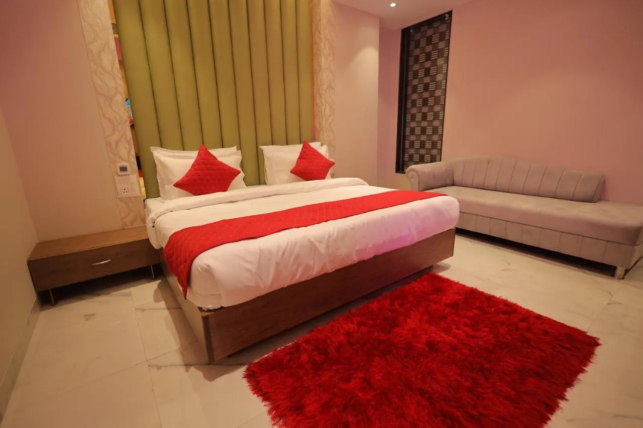 Hotel Taj Crown Plaza Agra