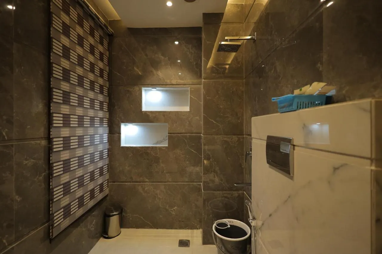 Hotel Taj Crown Plaza Agra   Agra (Uttar Pradesh)