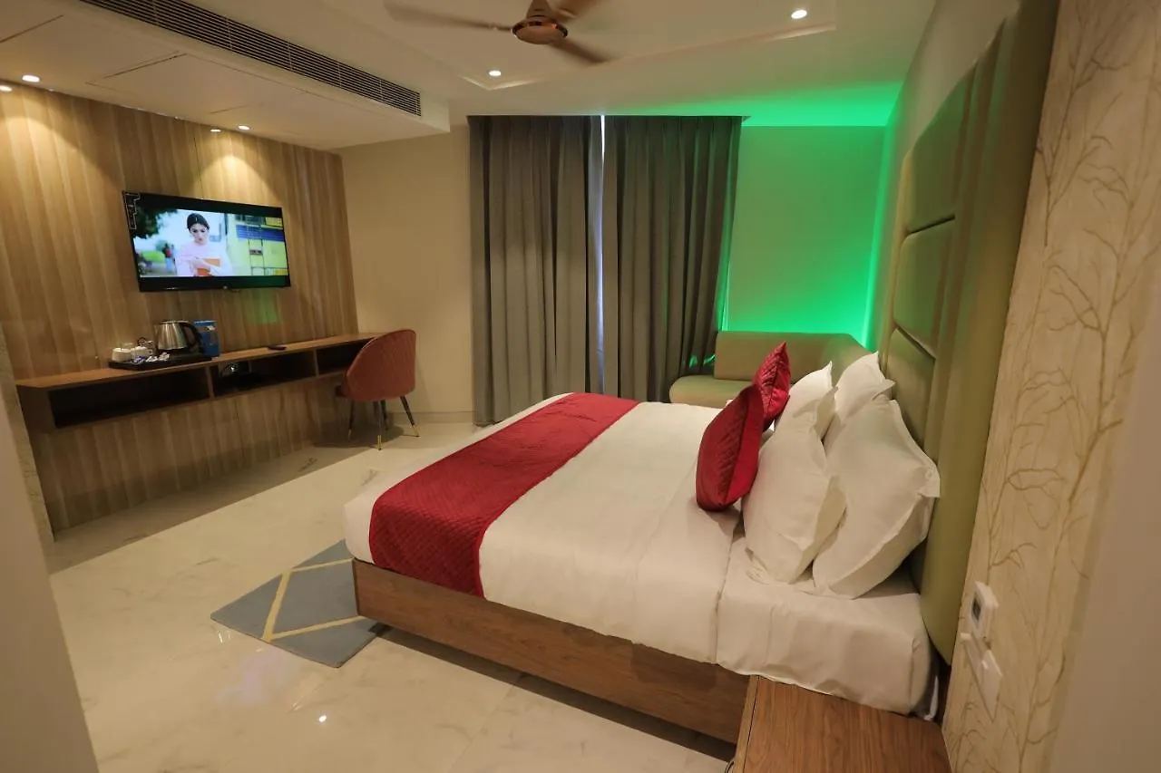 Hotel Taj Crown Plaza Agra