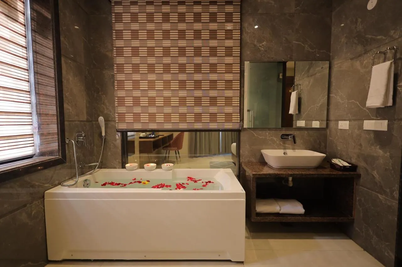 Hotel Taj Crown Plaza Agra